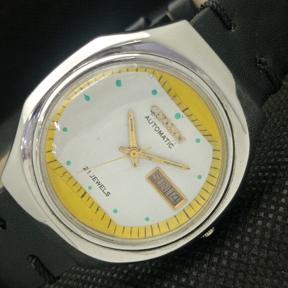 Vintage 1975 Citizen Automatic Mens Silver Watch W/daydate & Yellow accents - Picture 1 of 8